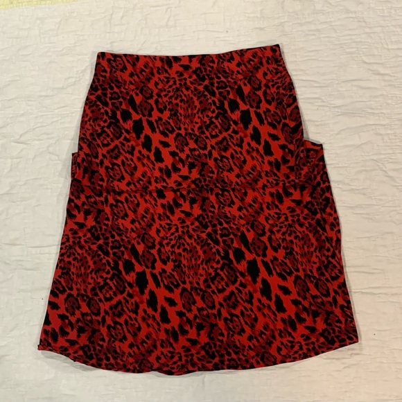 Animal print high quality long maxi skirt
🌹 - Picture 1 of 2